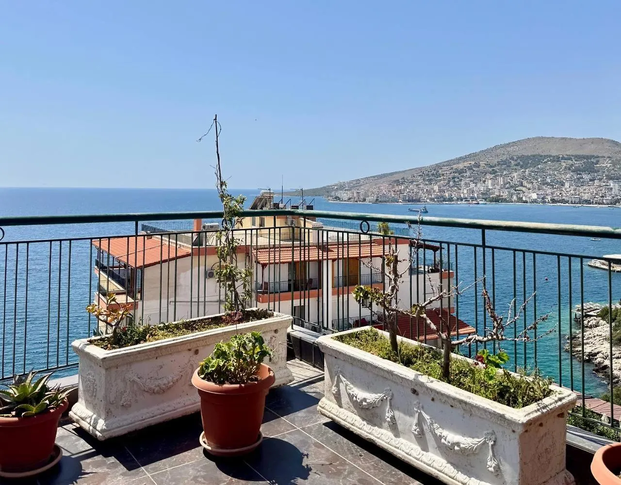 Appartamento Orange Sea View Penthouse Sarandë
